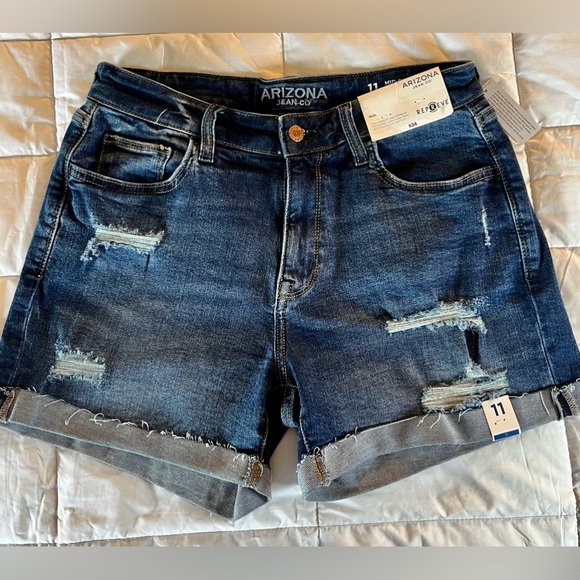Arizona Jean Company Pants - NWT Arizona jean co denim distressed jean shorts. Women’s size 11.